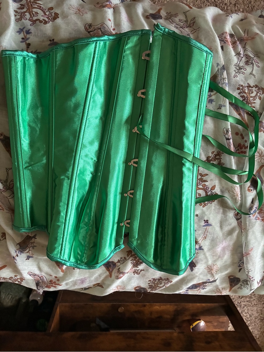 Vibrant Satin Green Corset Waist Cincher